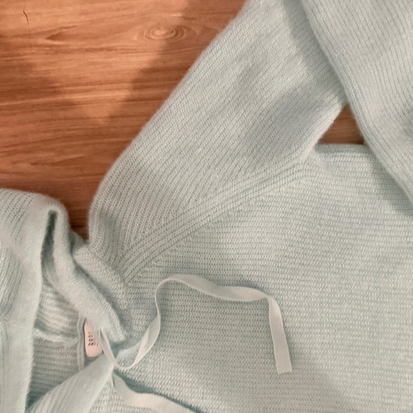 Light Blue Knit Hoodie Sweater – Size M - Picture 8 of 9